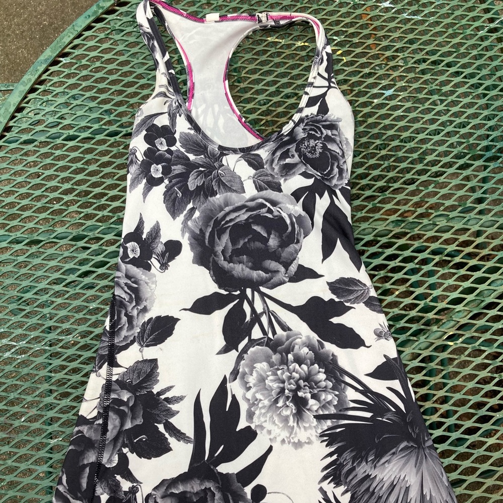 Lululemon tank top good condition